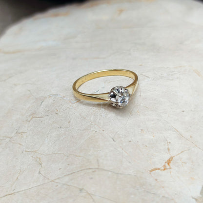 Vintage Diamond Solitaire ring in 14K gold
