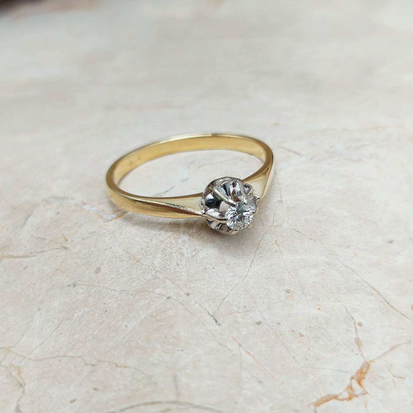Vintage Diamond Solitaire ring in 14K gold