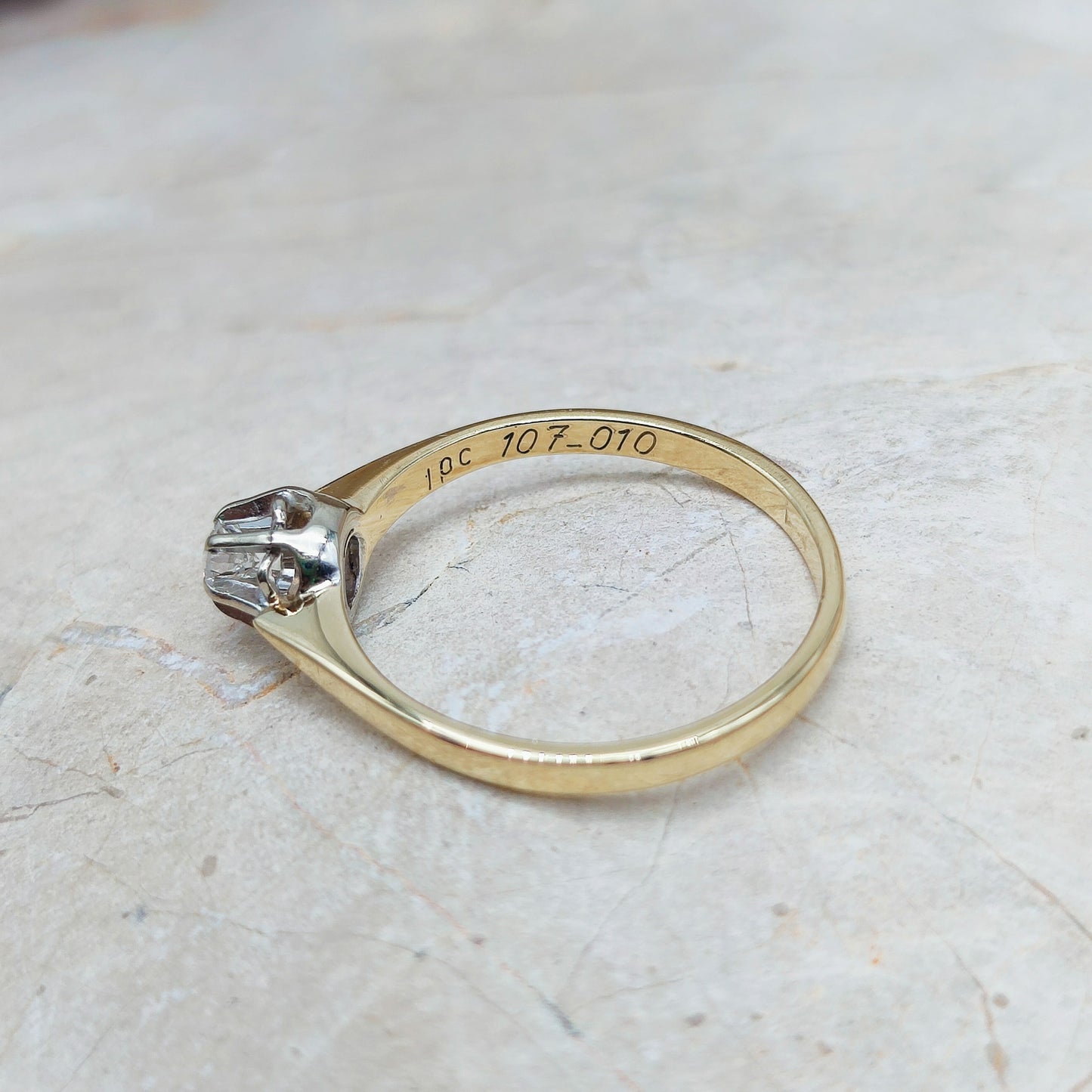 Vintage Diamond Solitaire ring in 14K gold