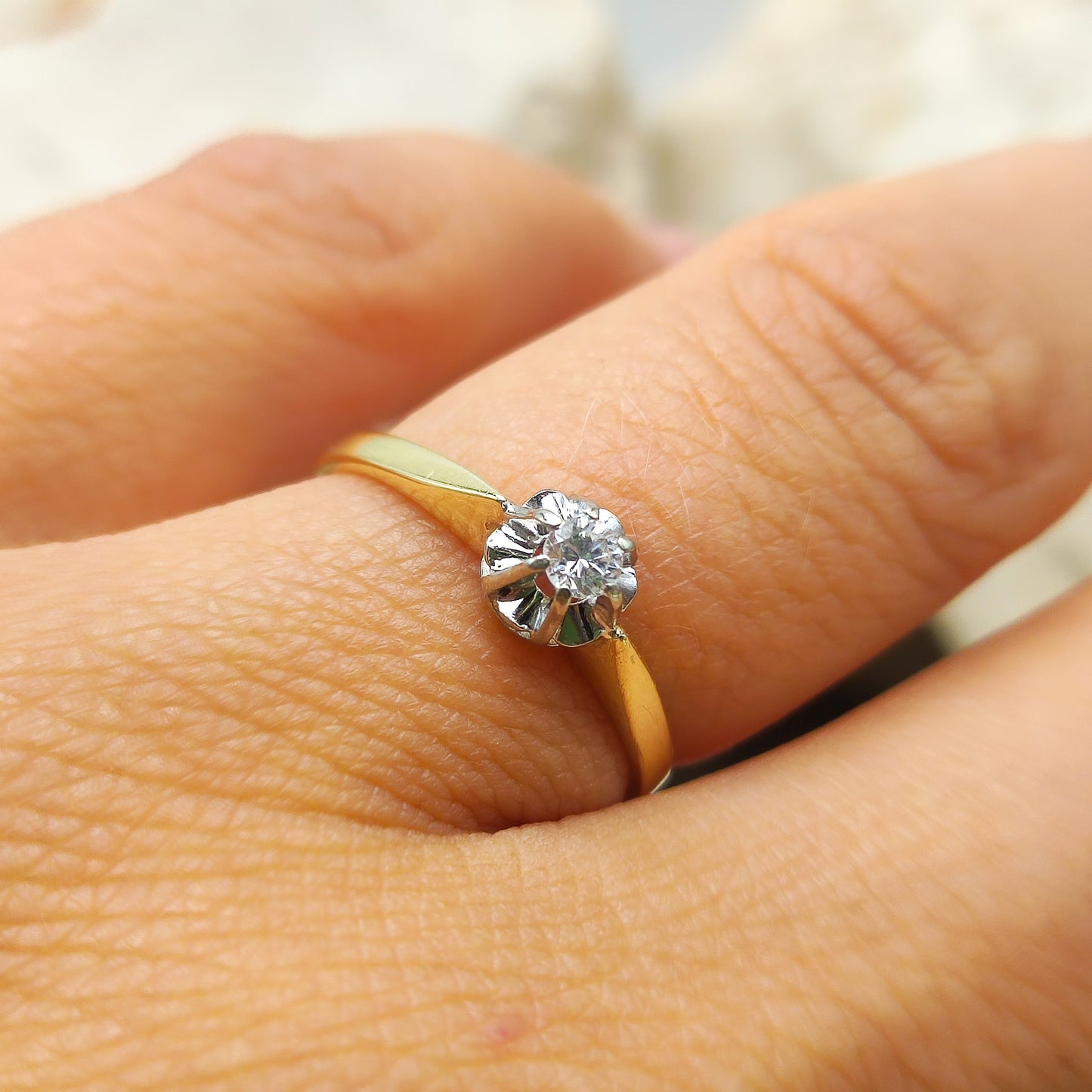 Vintage Diamond Solitaire ring in 14K gold