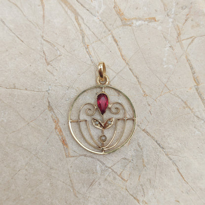 Art Nouveau Pendant in 14K gold