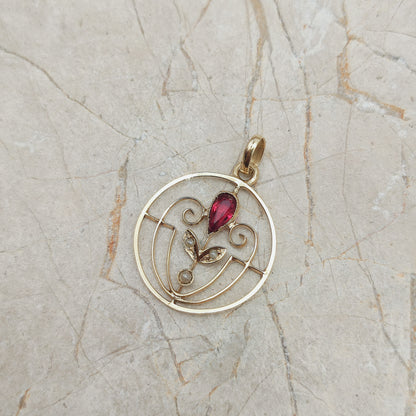 Art Nouveau Pendant in 14K gold