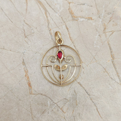 Art Nouveau Pendant in 14K gold