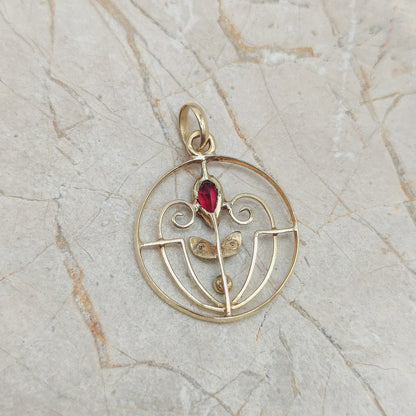 Art Nouveau Pendant in 14K gold