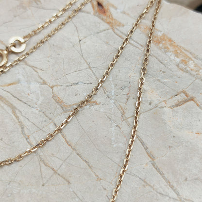Essential necklace 42cm in 8K gold