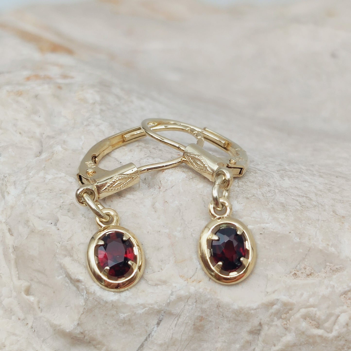 Elegant dangles with Garnet in 14K gold