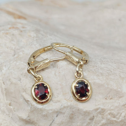 Elegant dangles with Garnet in 14K gold
