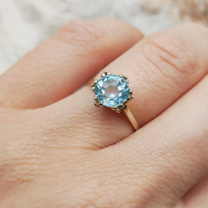 Vintage pale blue ring in 8K gold