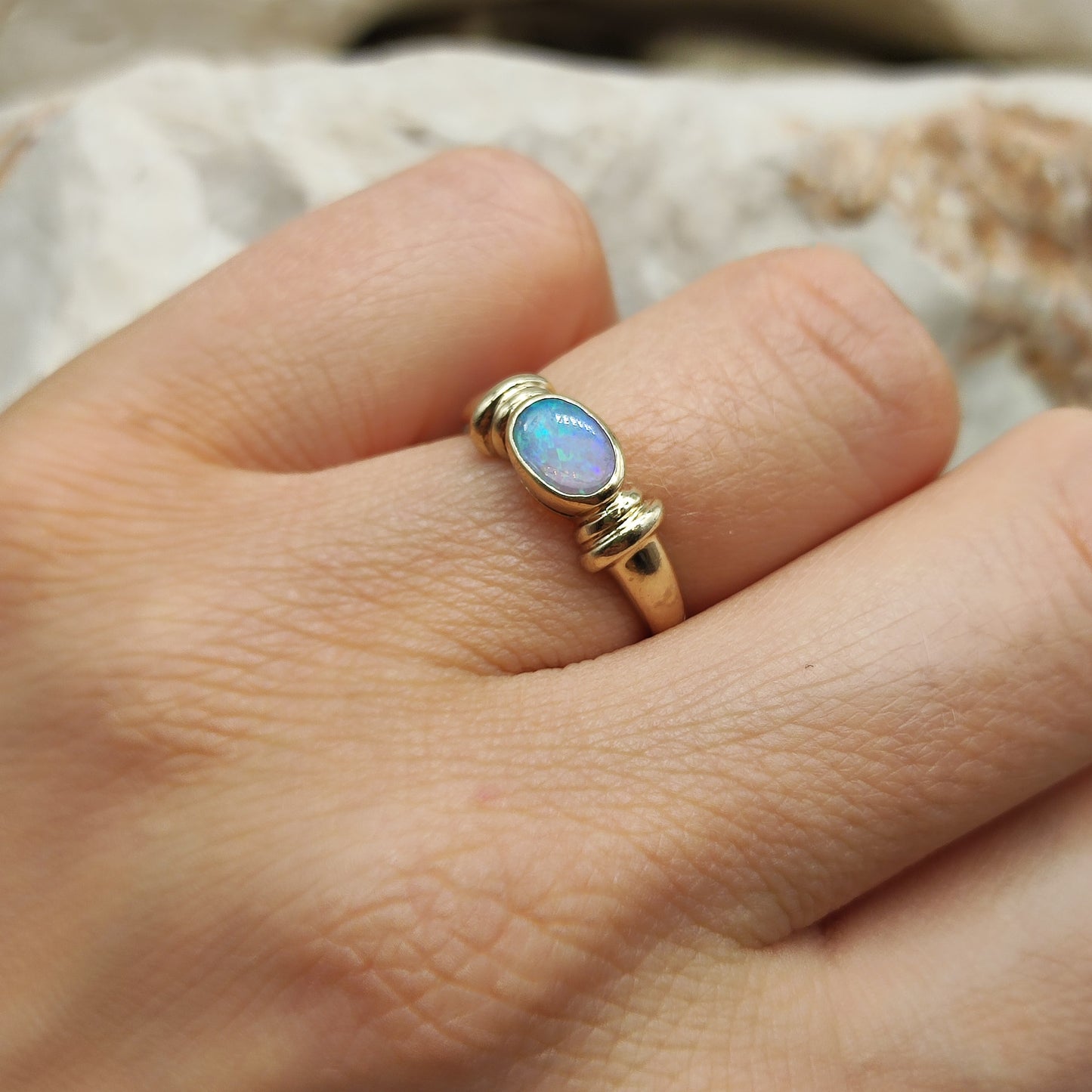Vintage Opal ring in 9K gold