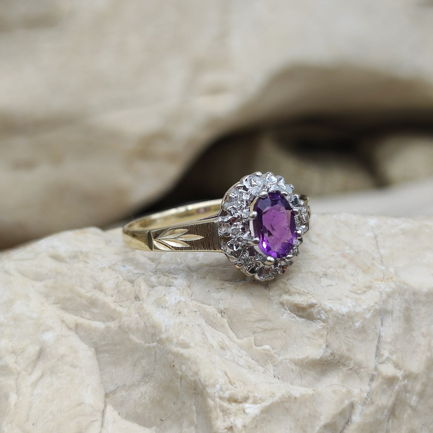 Vintage Amethyst and diamond ring in 9K gold