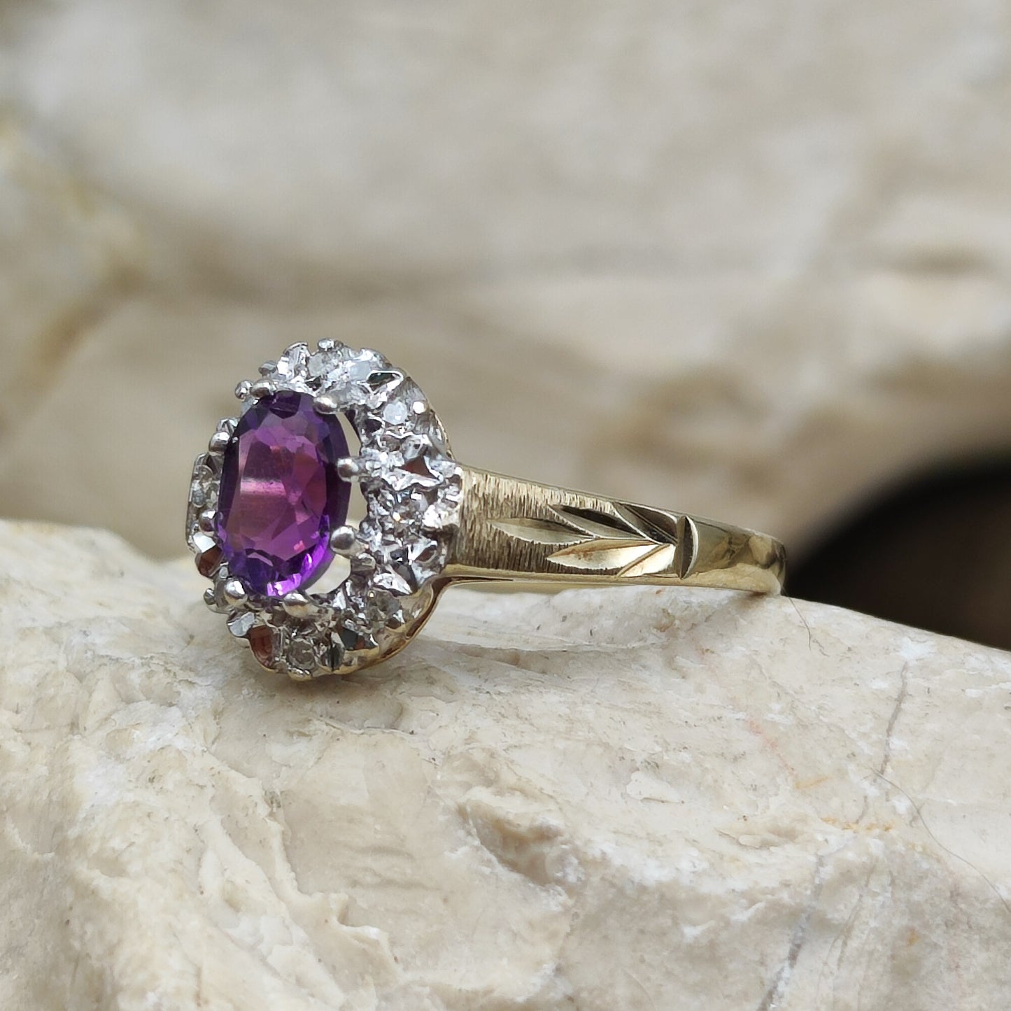 Vintage Amethyst and diamond ring in 9K gold