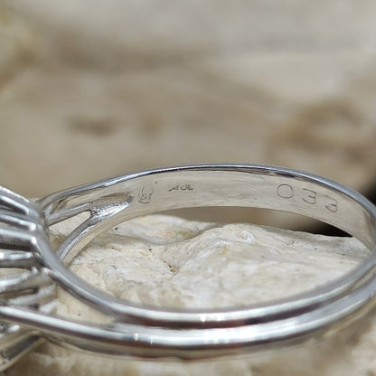 Vintage Diamond and Sapphire Lady Di ring in 18K gold