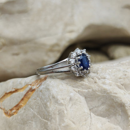 Vintage Diamond and Sapphire Lady Di ring in 18K gold