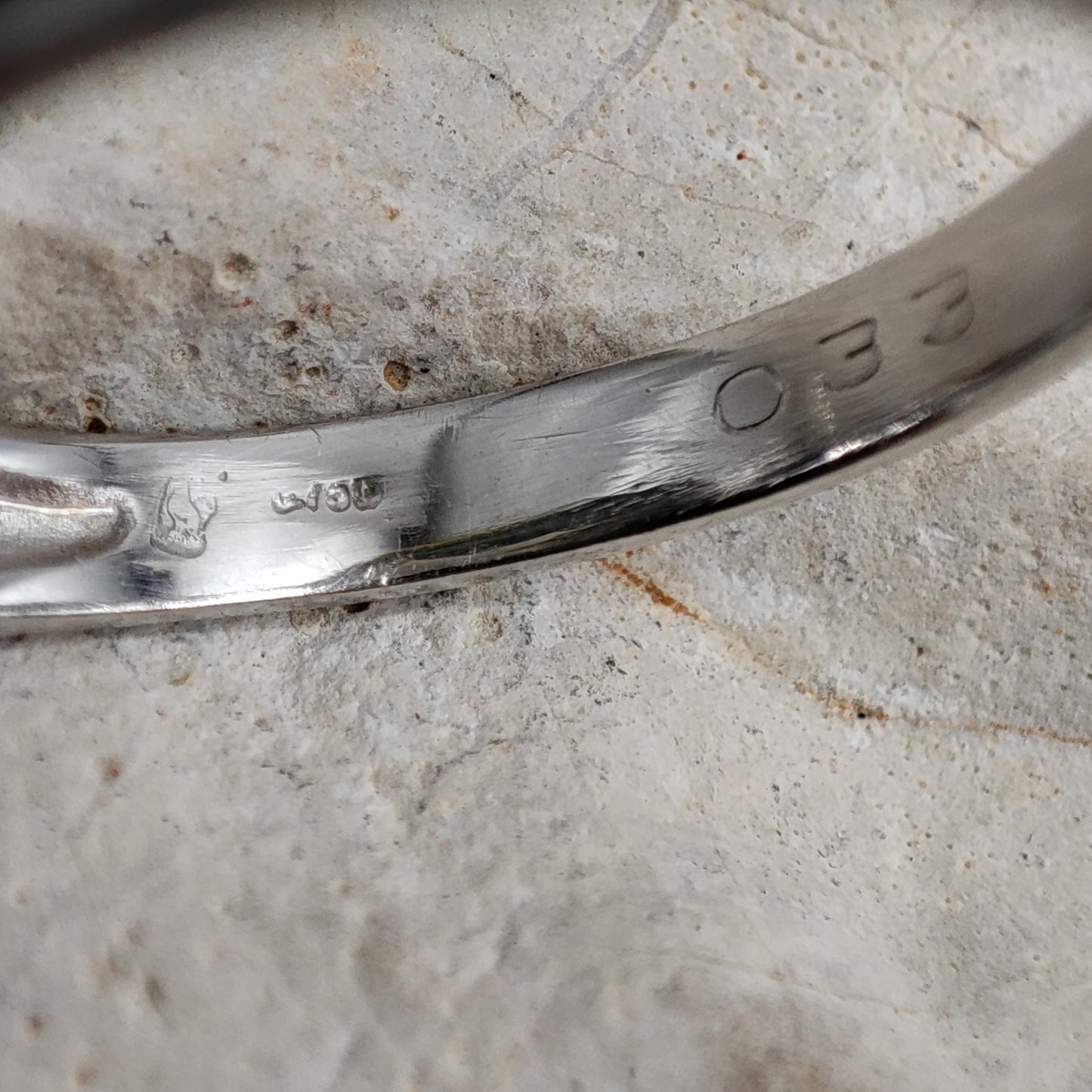 Vintage Diamond and Sapphire Lady Di ring in 18K gold