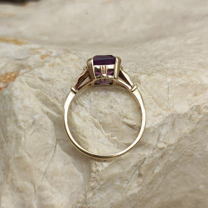 Amethyst ring in 9K gold