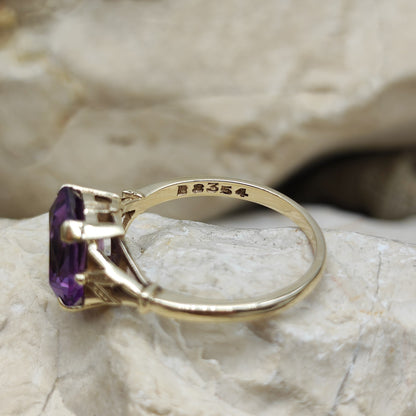 Amethyst ring in 9K gold