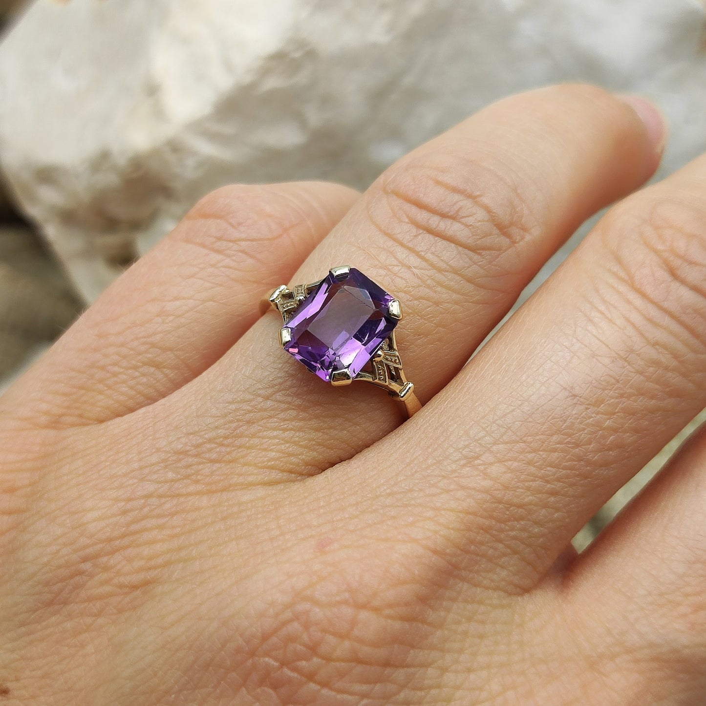 Amethyst ring in 9K gold