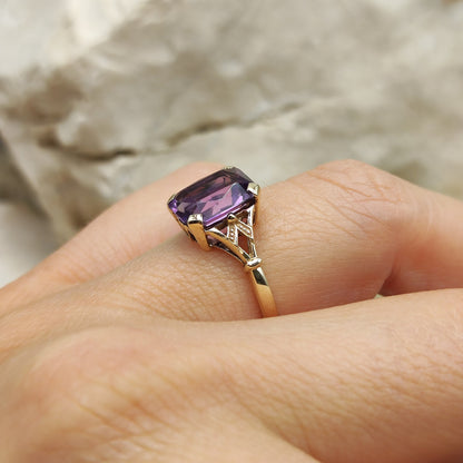 Amethyst ring in 9K gold