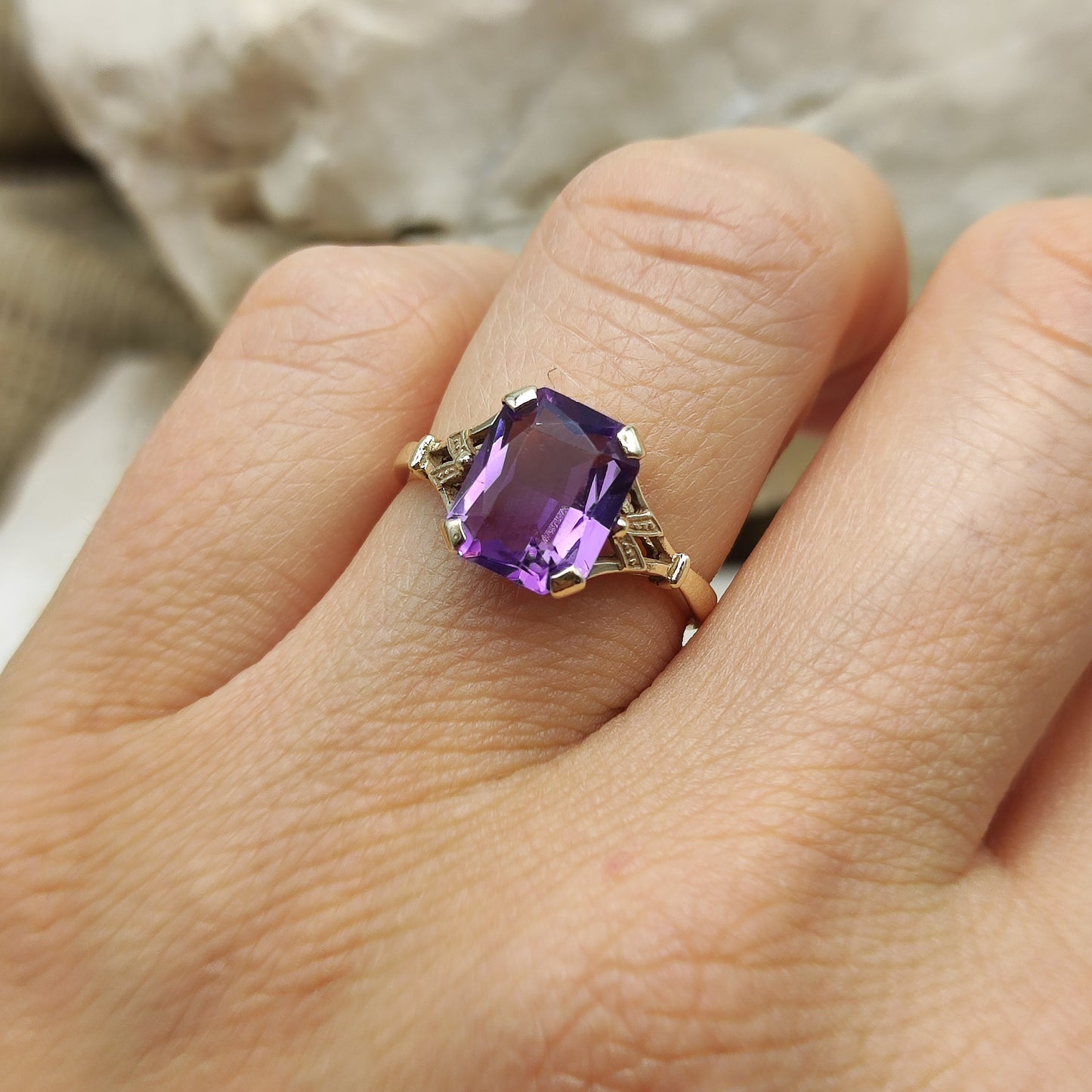 Amethyst ring in 9K gold