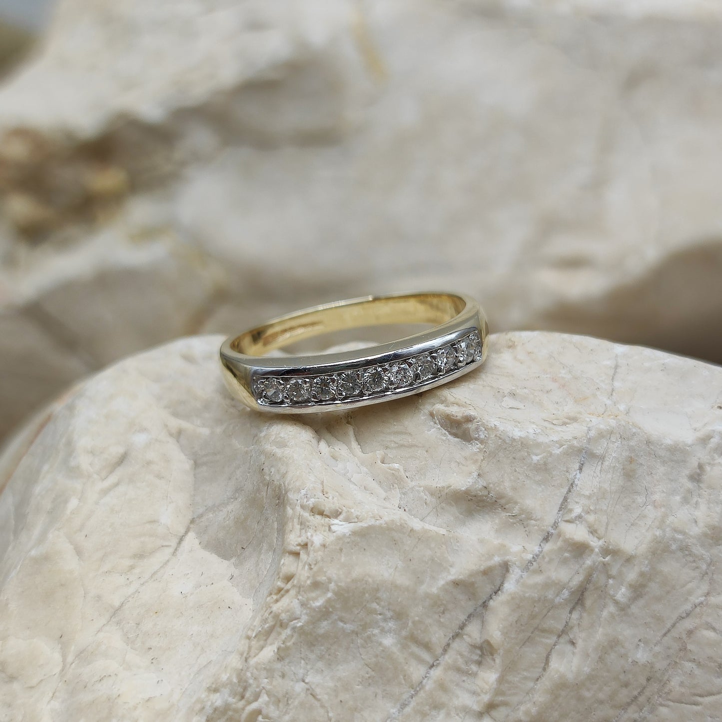 Vintage Diamond ring in 9K gold