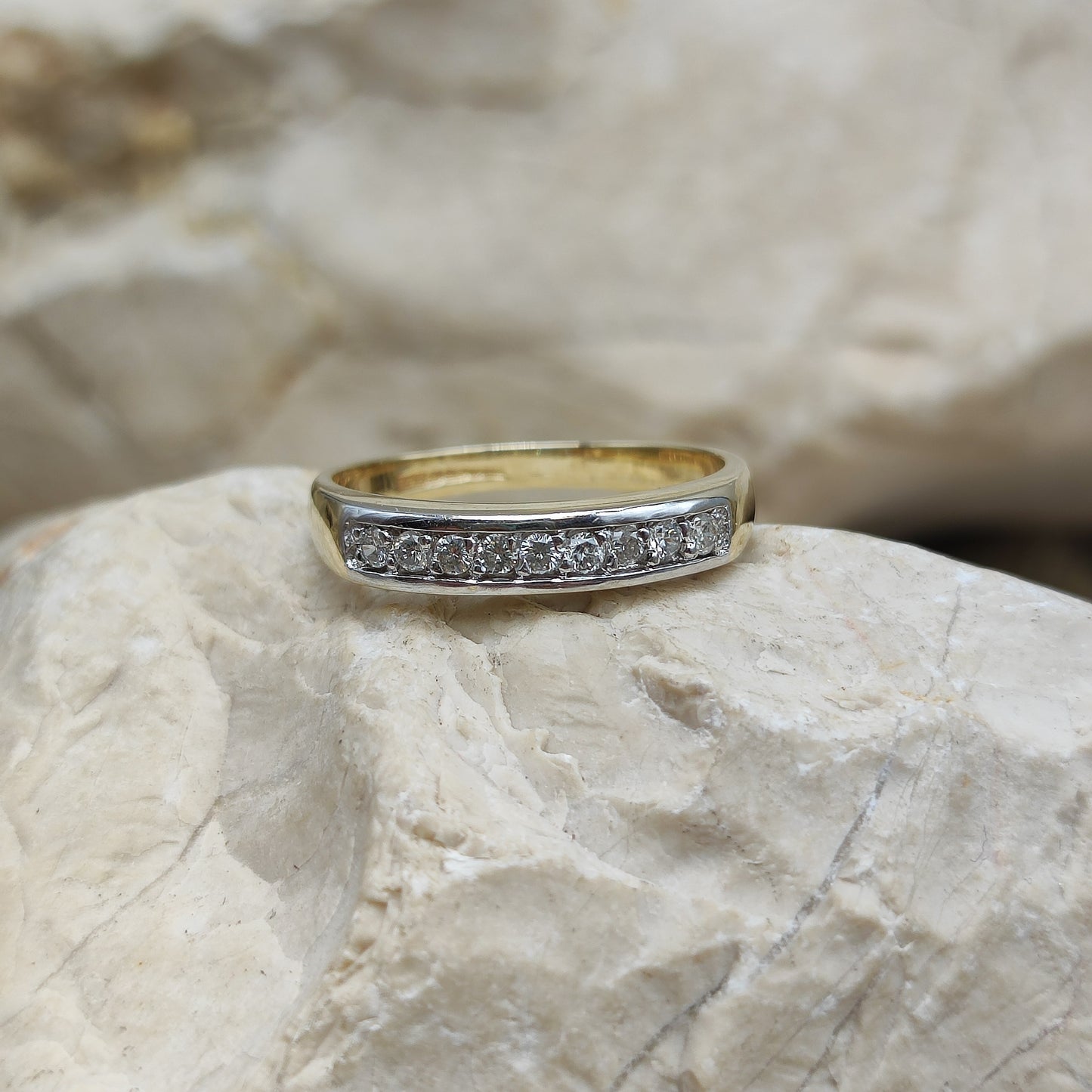 Vintage Diamond ring in 9K gold