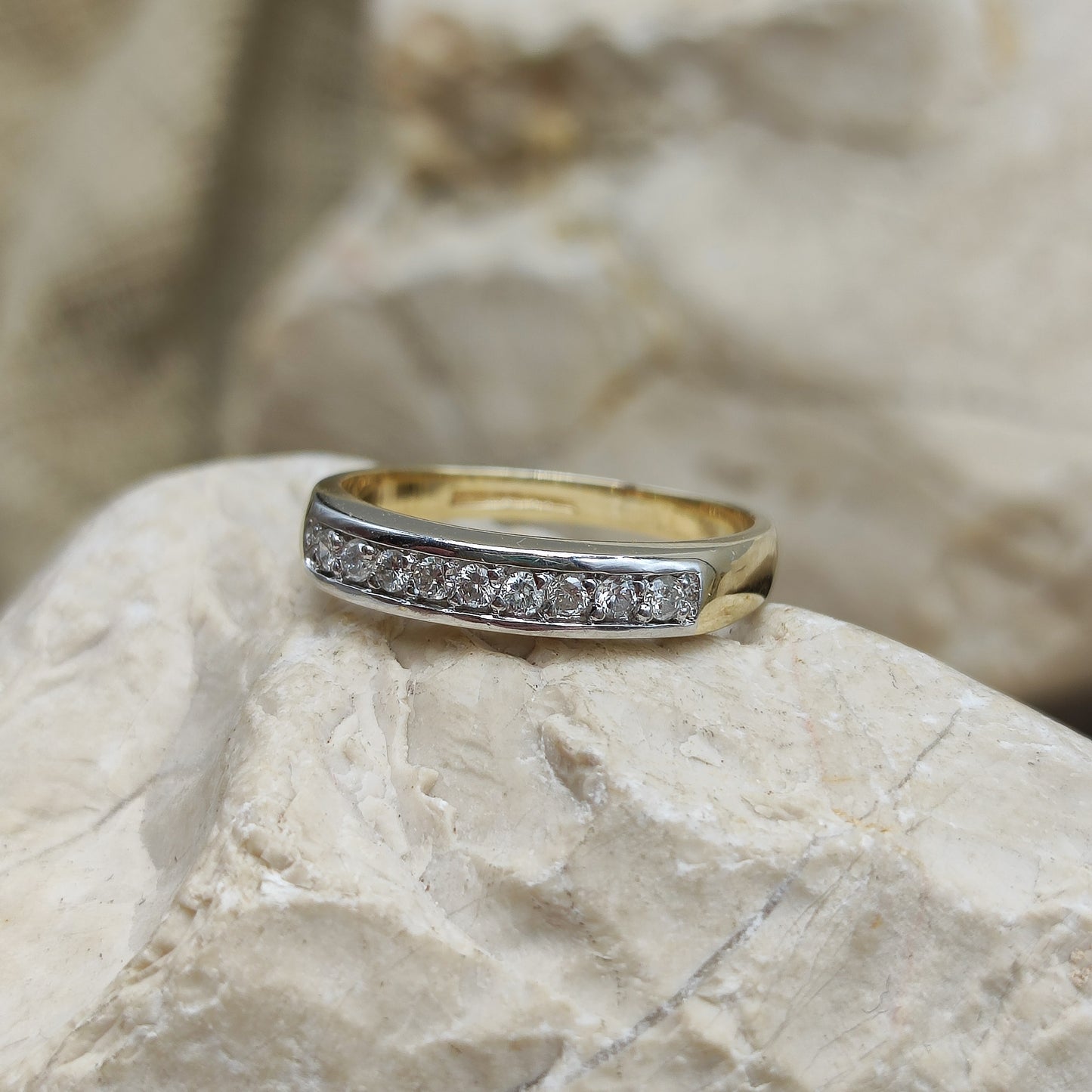 Vintage Diamond ring in 9K gold