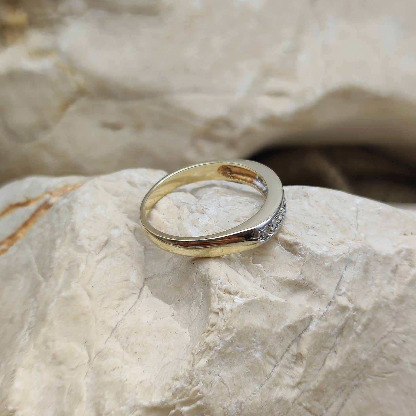 Vintage Diamond ring in 9K gold