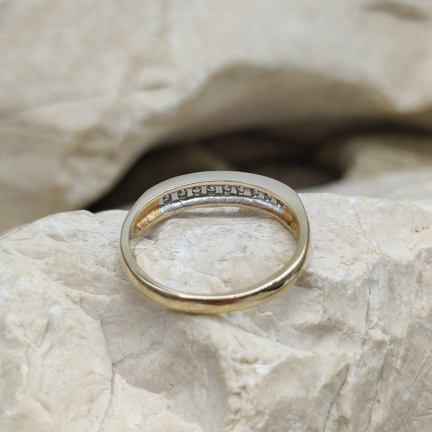 Vintage Diamond ring in 9K gold