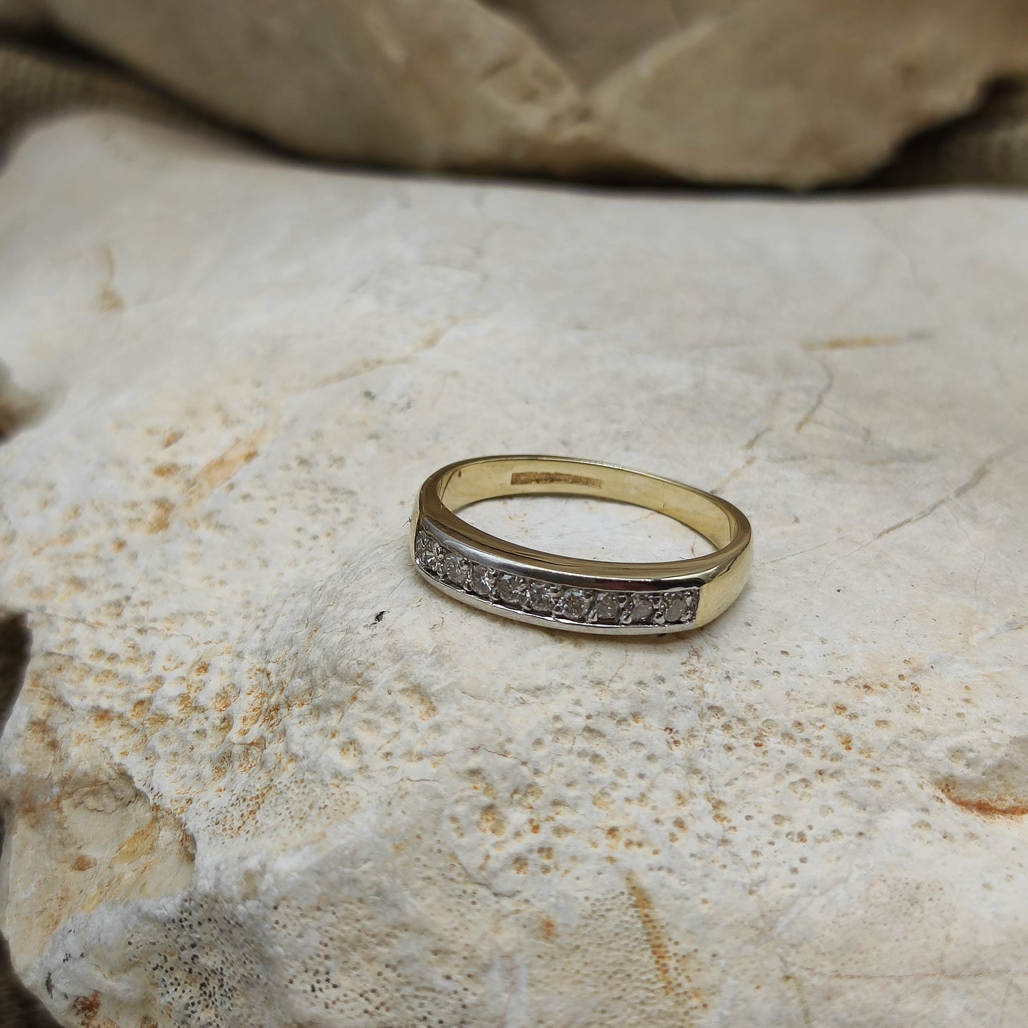 Vintage Diamond ring in 9K gold