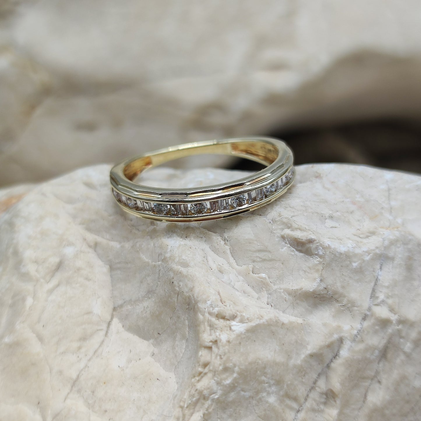 Vintage Diamond baguette ring in 9K gold