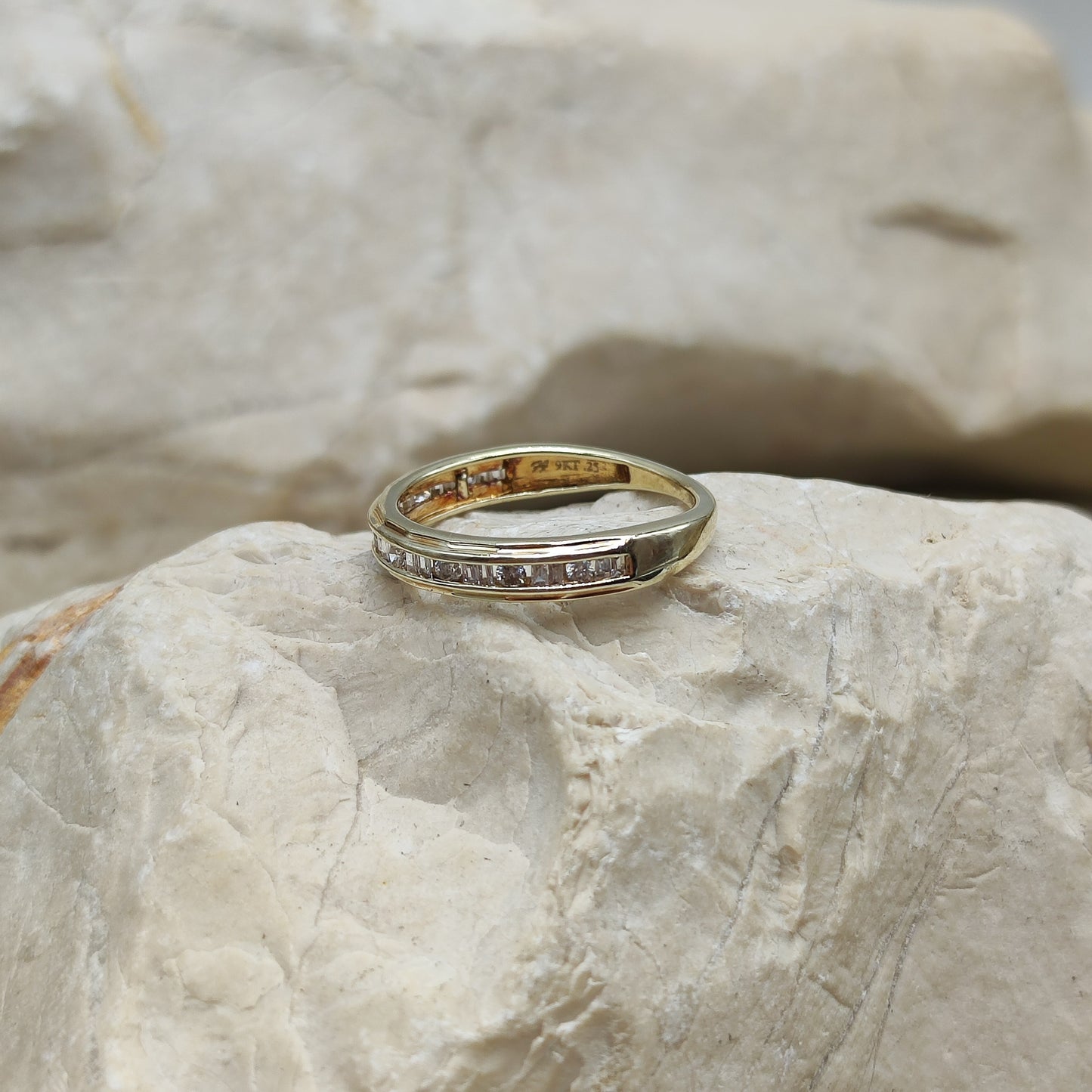 Vintage Diamond baguette ring in 9K gold