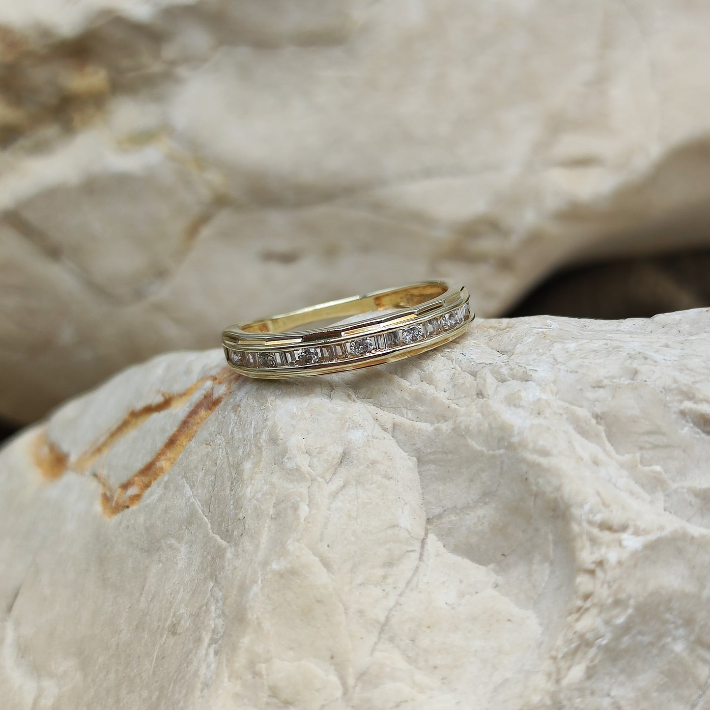 Vintage Diamond baguette ring in 9K gold