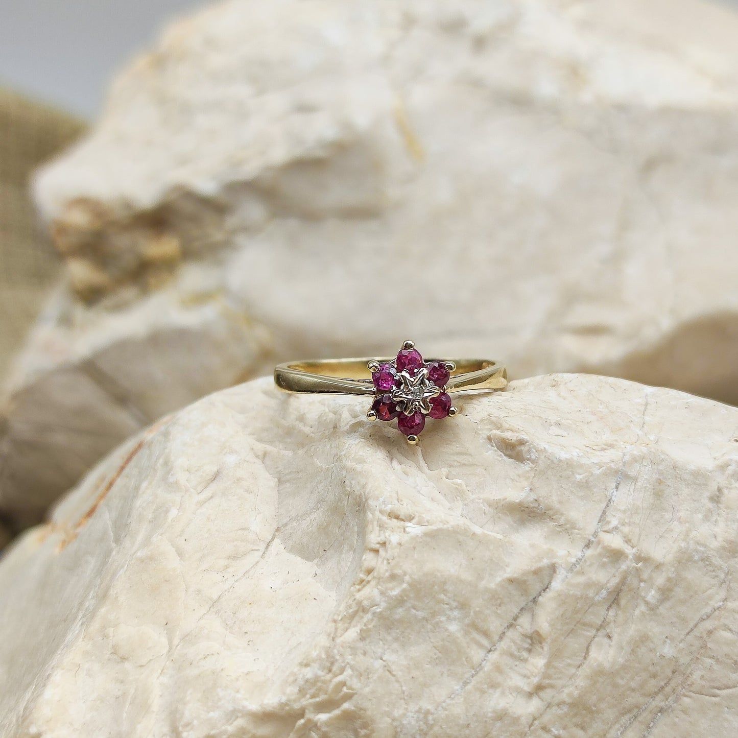 Vintage Ruby and diamond ring in 9K gold