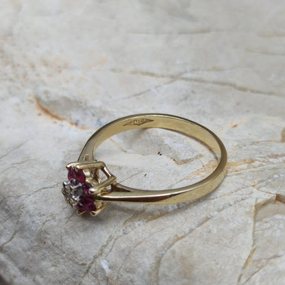 Vintage Ruby and diamond ring in 9K gold
