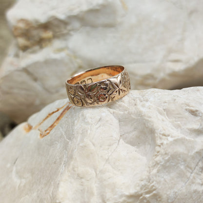 Vintage Cigar band ring in 9K gold