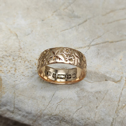 Vintage Cigar band ring in 9K gold