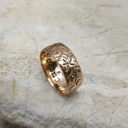 Vintage Cigar band ring in 9K gold