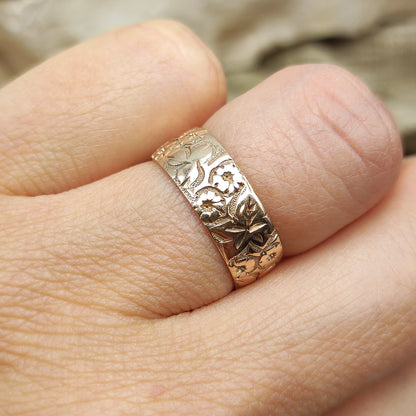 Vintage Cigar band ring in 9K gold