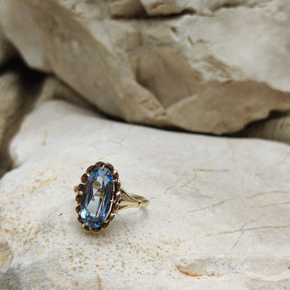 Vintage ring in 9K gold