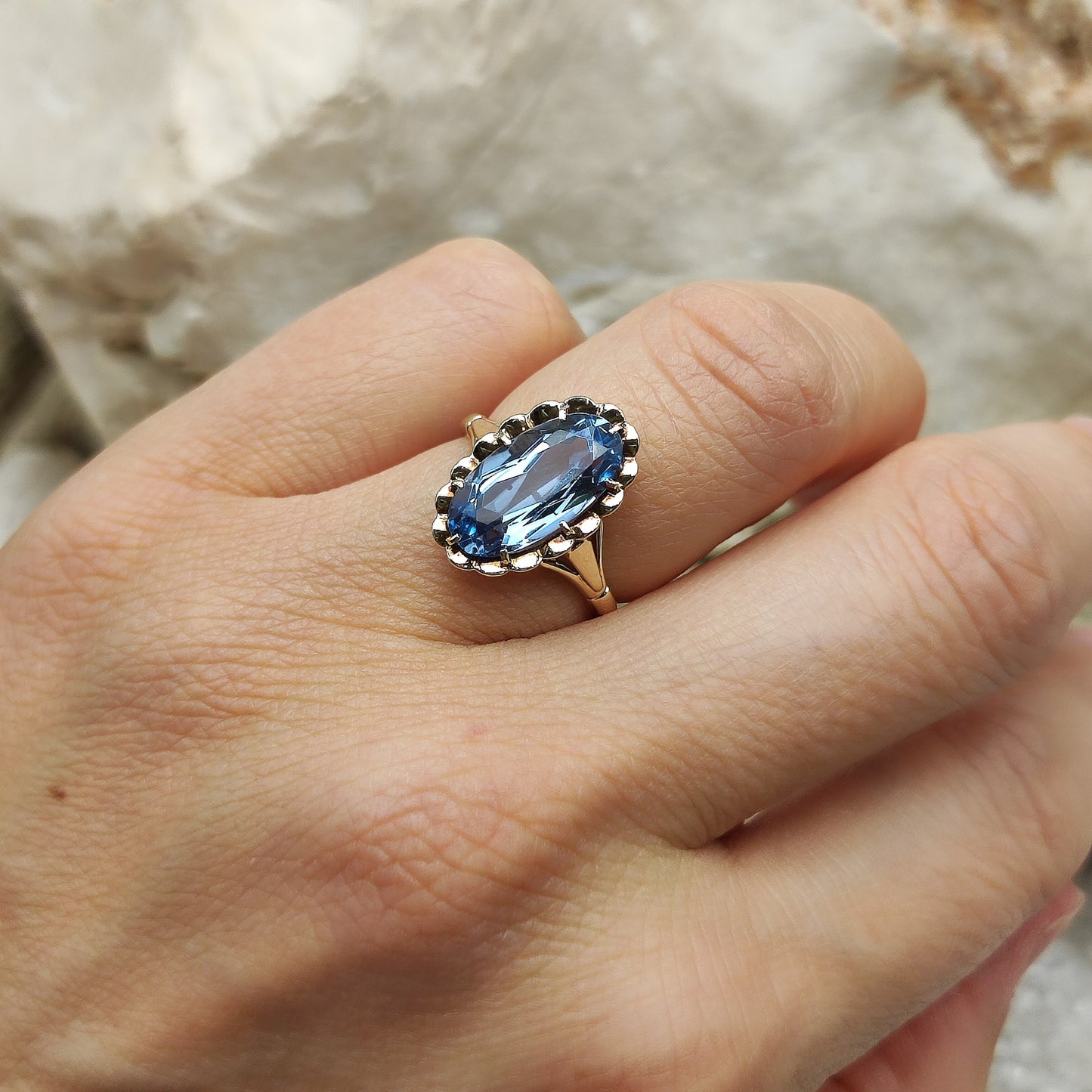 Vintage ring in 9K gold