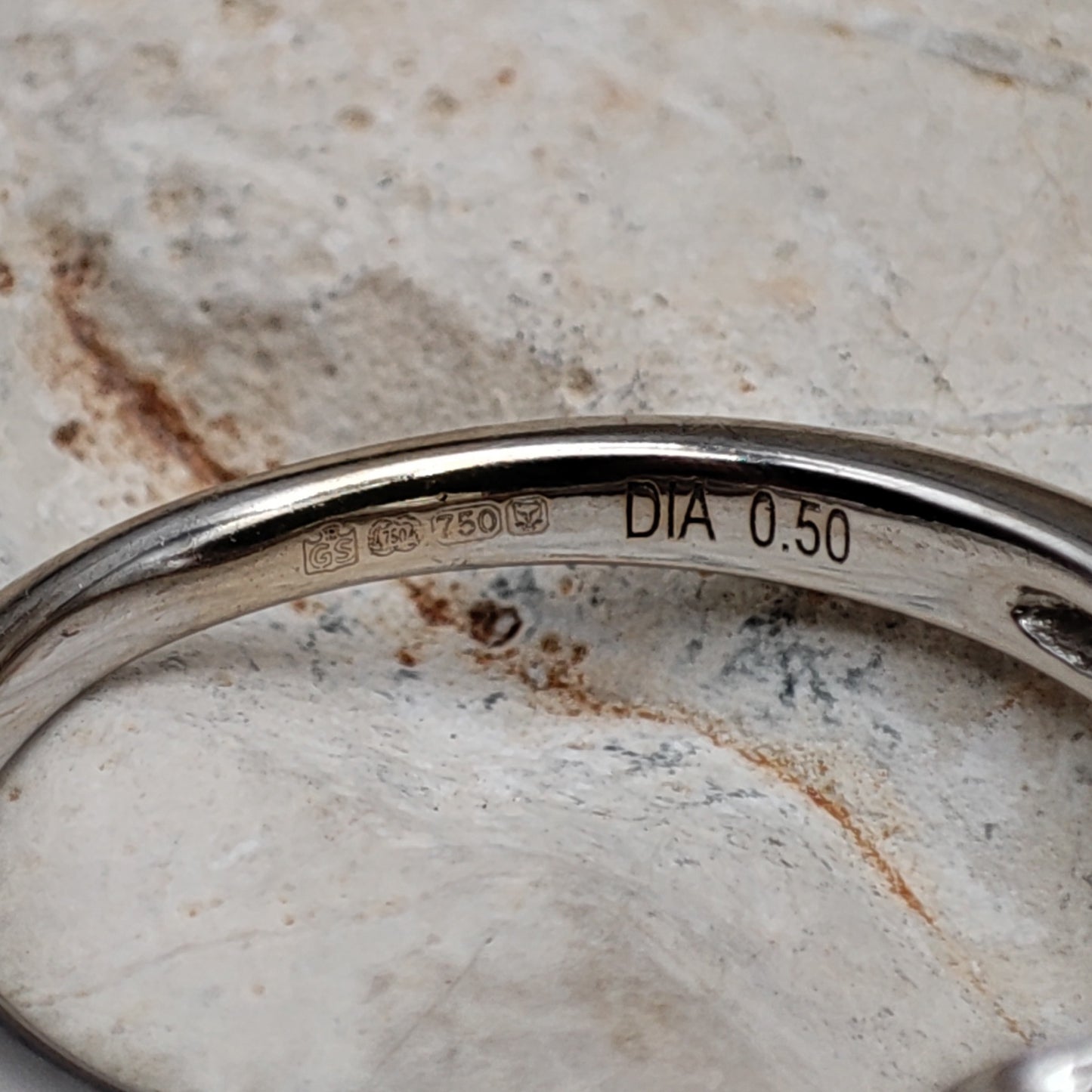 Vintage 0.50ct Diamond ring in 18K gold