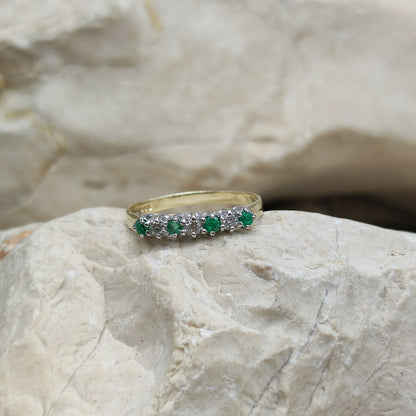 Vintage Emerald and diamond ring in 9K gold