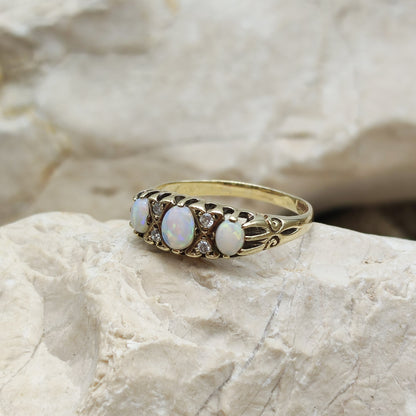 Vintage Opal and Diamond ring in 9K gold