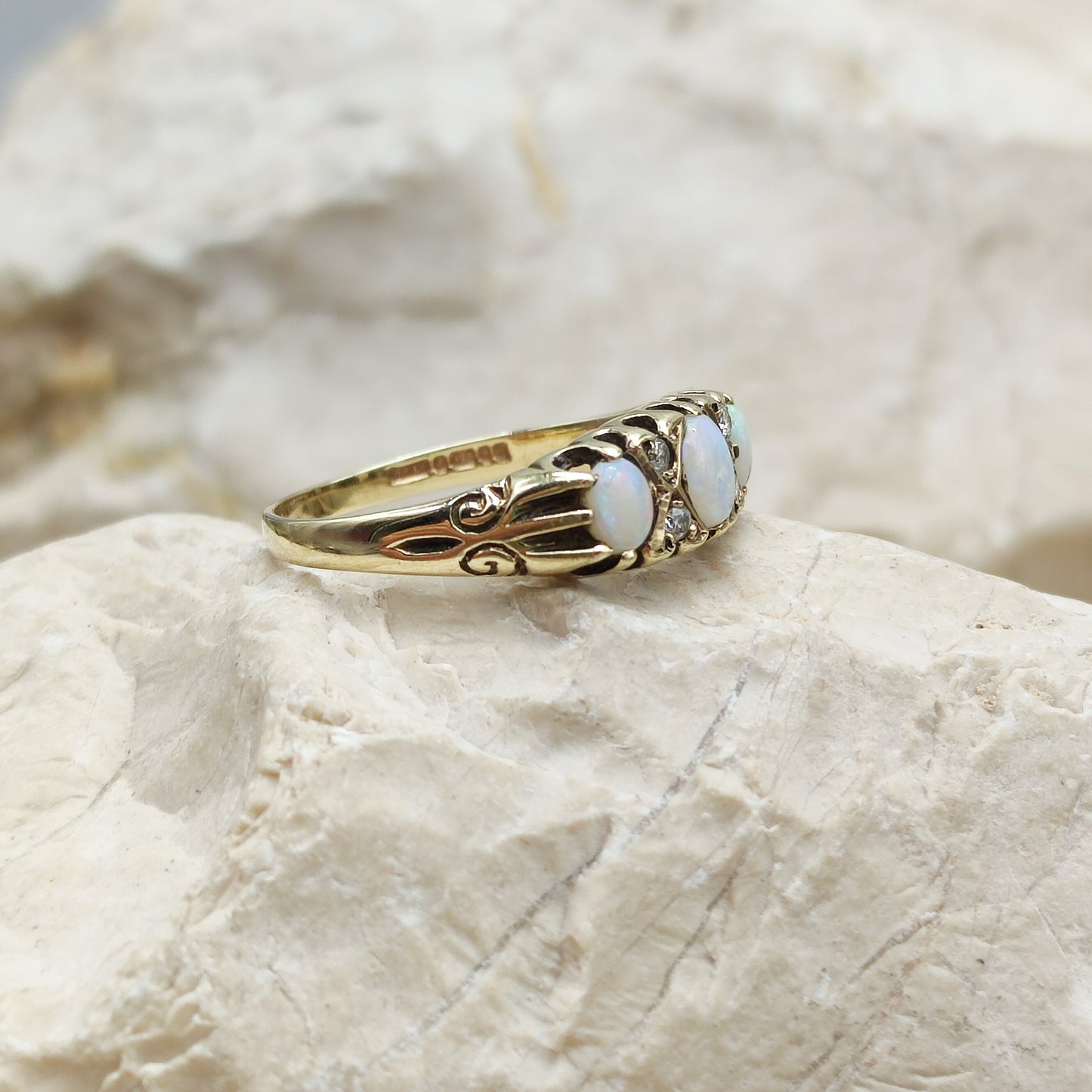 Vintage Opal and Diamond ring in 9K gold