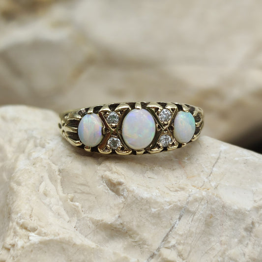 Vintage Opal and Diamond ring in 9K gold