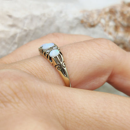 Vintage Opal and Diamond ring in 9K gold