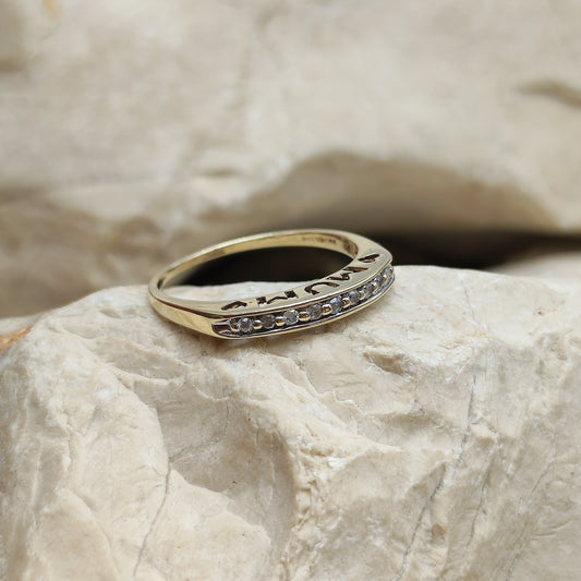 Vintage Diamond MUM ring in 9K gold