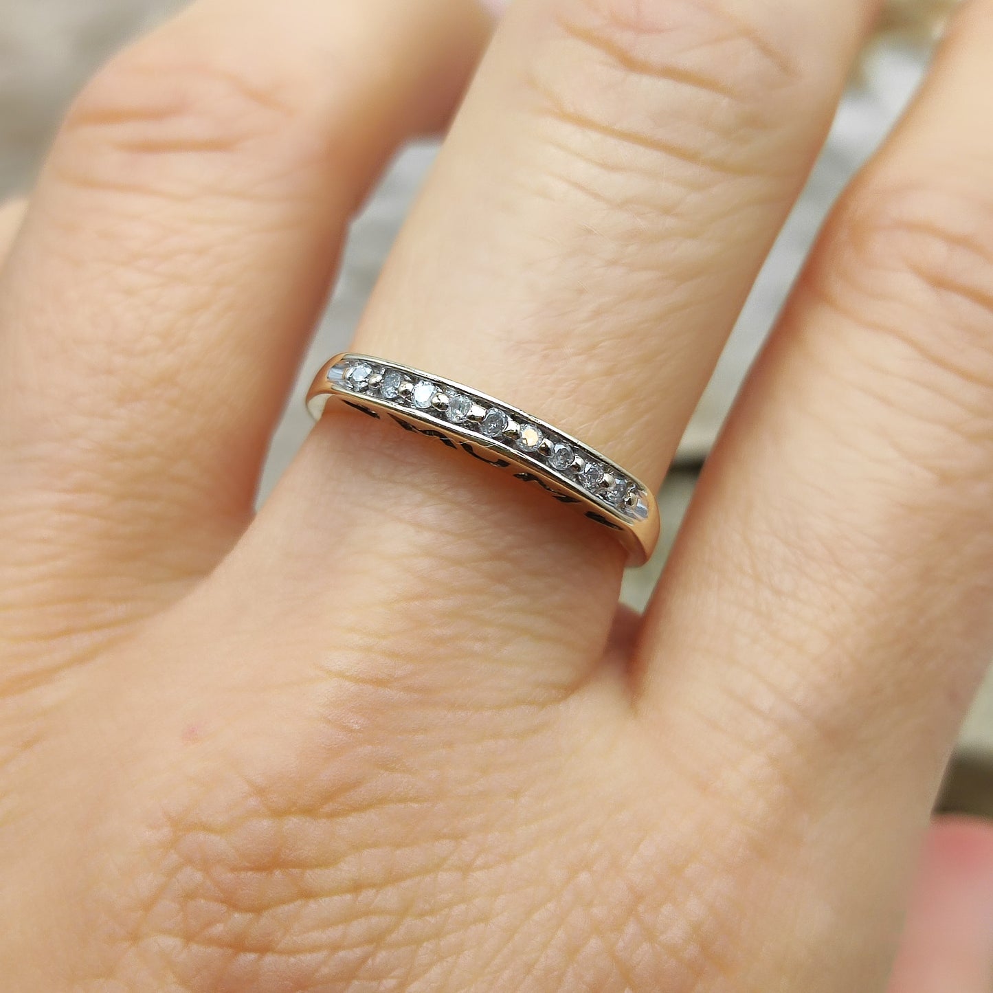 Vintage Diamond MUM ring in 9K gold