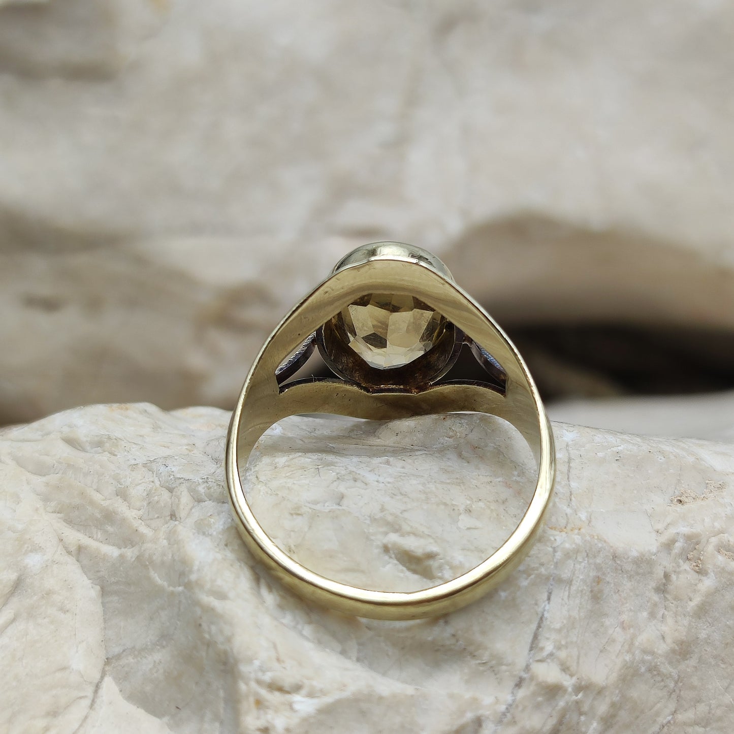 Vintage ring with Citrine in 8K gold