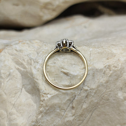 Vintage Sapphire and diamond ring in 9K gold